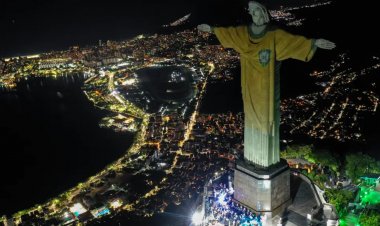 البرازيل تُحيي الذكرى الأولى لرحيل بيليه