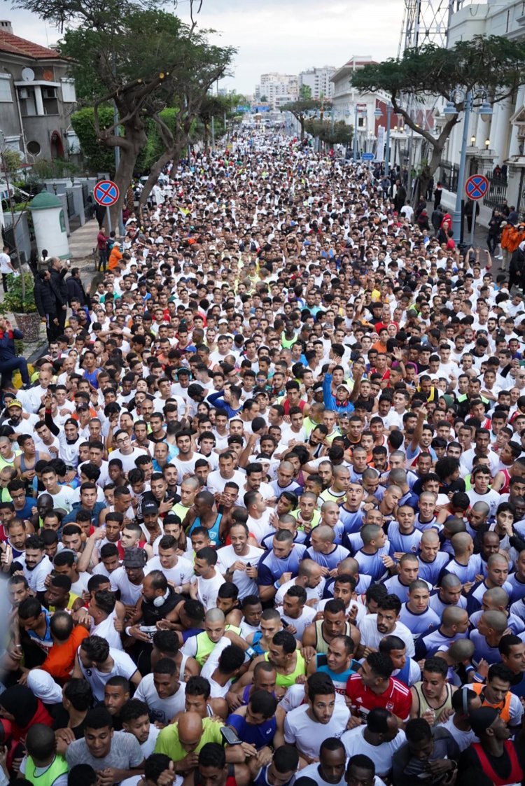 الكعبي يعلن بدء العد التنازلي غداً لانطلاق النسخة الثامنة من سباق زايد الخيري بمصر